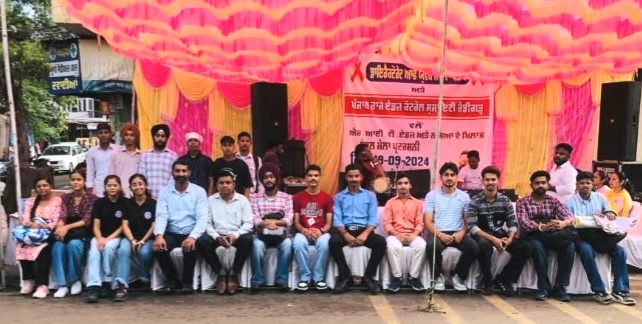 Raised awareness against drugs through songs, 100 volunteers arrived with banners of clubs